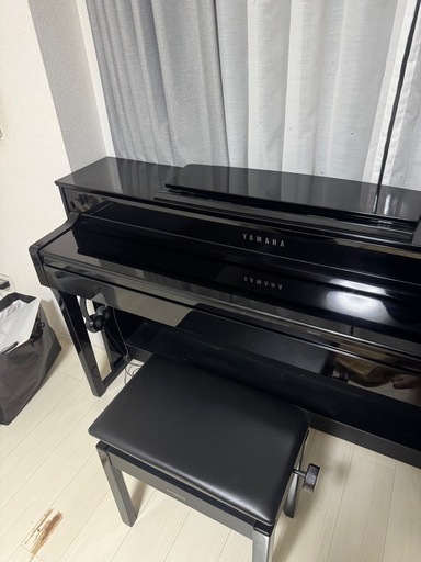 美品　
電子ピアノ