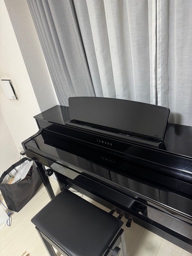美品　
電子ピアノ
