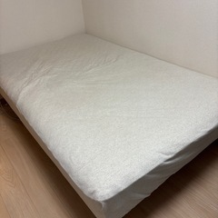 無印良品　セミダブルベッド
