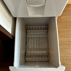 食器棚　収納棚の画像
