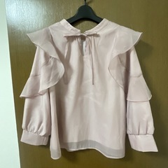 Noelaのフリルスリーブブラウスです☺️