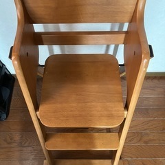 高い背もたれ付きキッズチェア