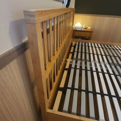 【美品】IKEA クイーンサイズ ベッドフレーム（KONGSHUS）の画像