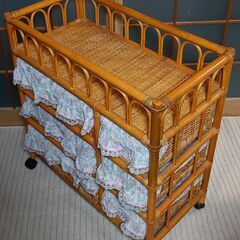 籐 ラタンのレトロなチェスト