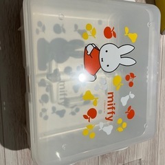 哺乳瓶消毒ケースの画像