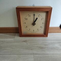 ジャンク品　電波時計　木製の画像