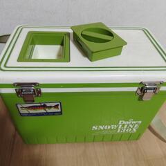 収納付　ダイワ　クーラーボックス　スノーラインの画像