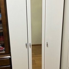姿見付き収納棚の画像