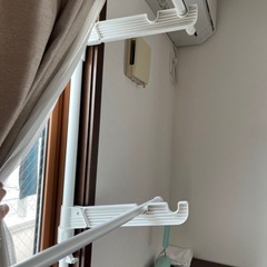 アイリスオーヤマ窓枠室内物干しの画像