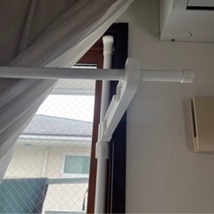 アイリスオーヤマ窓枠室内物干しの画像