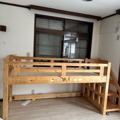 階段式ロフトベッド