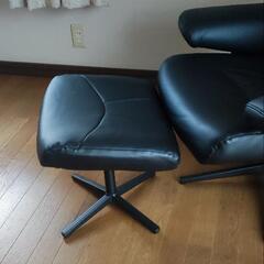 NITORI パーソナルチェア オットマン付きの画像