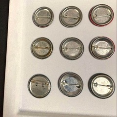 カラフルなキャラクターピンバッジセット 15個セット まとめて売りの画像