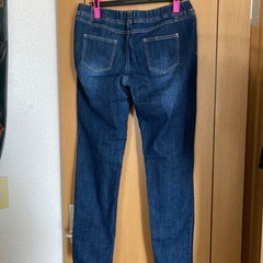 (に)ゆったりデニムの画像