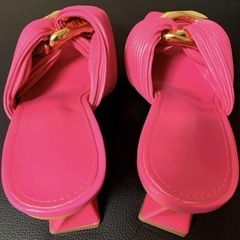 【未使用】ピンク プリーツデザイン トングサンダルの画像