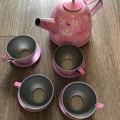 おままごと　ティーカップ＆ソーサー　木製＆ブリキの画像