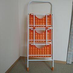 ほぼ新品 オレンジ ３段 折りたたみ式 踏み台 の画像