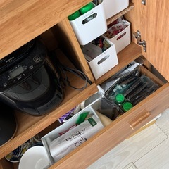 キッチンボード 
食器棚  の画像