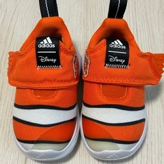 adidas  Disney ニモの画像