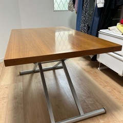 ニトリの昇降式ダイニングテーブル