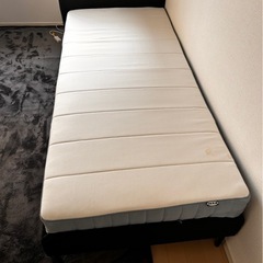 木製すのこベッド　黒　シングルベッド　IKEA  シングルマットレスセットの画像