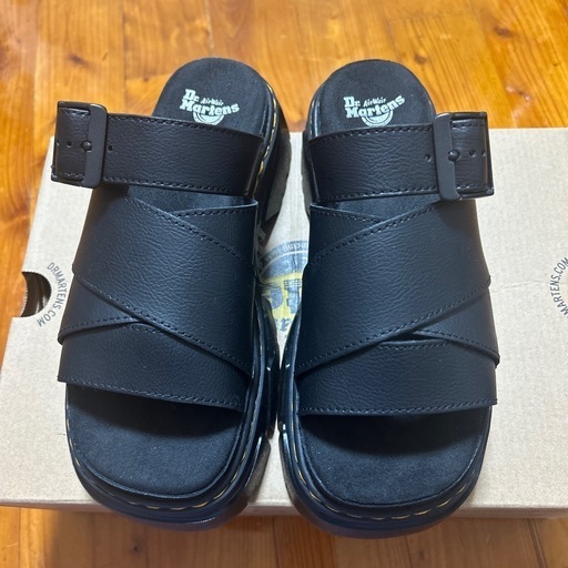 ドクターマーチン　MATTISON スライドサンダル