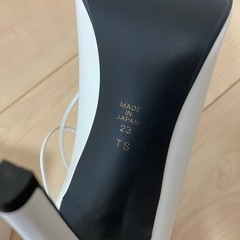 ダイアナ/ホワイト ポインテッドトゥ/ハイヒール/レースアップの画像