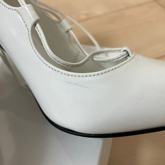 ダイアナ/ホワイト ポインテッドトゥ/ハイヒール/レースアップの画像