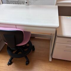 女の子向け学習机を譲ります