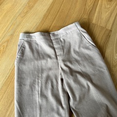 UNIQLO ベージュ スラックス Sサイズの画像