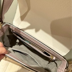 Samantha Thavasa ハンドバッグ（ショルダーストラップ付き）の画像