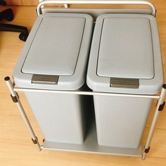 キャスター付きワゴン＆ゴミ箱（26.5L）×2個