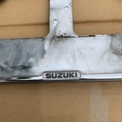 スズキ純正　ナンバー枠　前後　二枚の画像