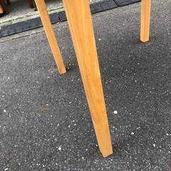 ダイニングテーブルの画像