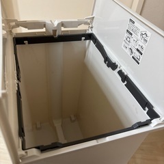 ニトリ　ゴミ箱　45lの画像