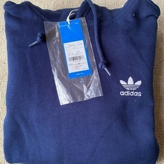 adidasパーカー