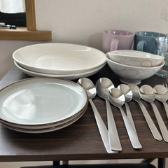 食器セットの画像