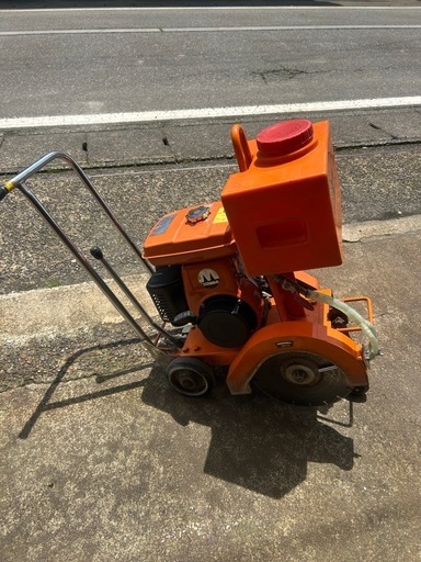 三笠 舗装路及びコンクリート路面カッター