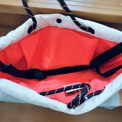 【新品タグ付き未使用】軽い！【kiu】撥水加工バッグの画像