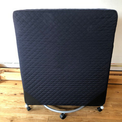 折りたたみベッドの画像