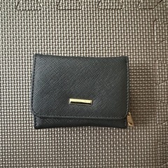 三つ折り財布 　ブラック