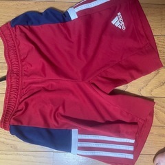 adidasジャージセットの画像