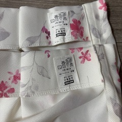 中古　ニトリ　カーテン　キャッチC フィオ　花柄　100×110 2枚セットの画像