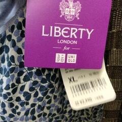 0526-379 UNIQLO　LIBGRTY フレアブラワンピースの画像