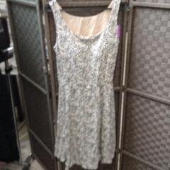 0526-391 UNIQLO　LIBGRTY フレアブラワンピース
