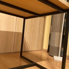 ナチュラルウッドダイニングテーブルの画像