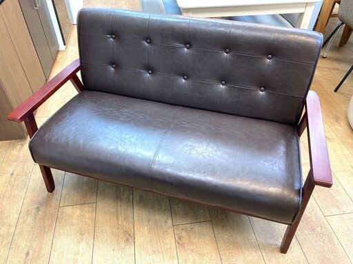 ★お手入れしやすく見た目もステキな合皮製 2人掛けソファ！★