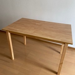 テーブル