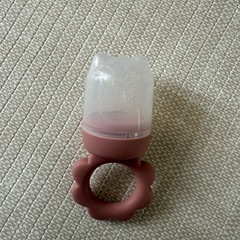 おしゃぶり•歯固め•フィーダー•コップ6点セットの画像