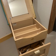 座面付き小物入れ　(鏡 キャスター付)
